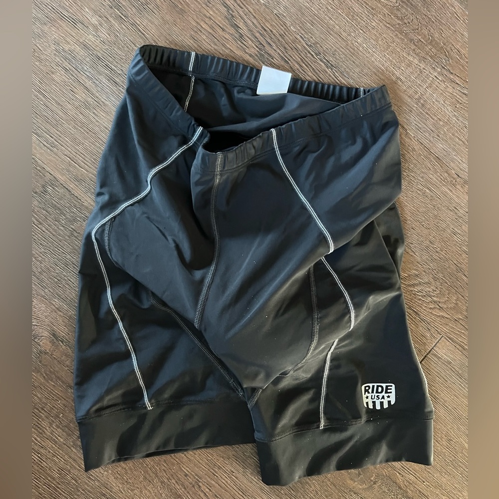 Size XL black RIDE USA cycling/biking shorts. Excellent condition. 10 panel mens